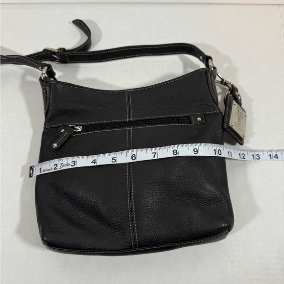 Vintage Tignanello Black pebbled Leather Crossbody w/ Key Chain - Picture 11 of 13